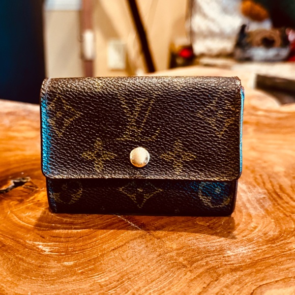 Authentic Louis Vuitton
Vintage You'll
Treasure. "carry a story not just a bag. - Picture 17 of 17